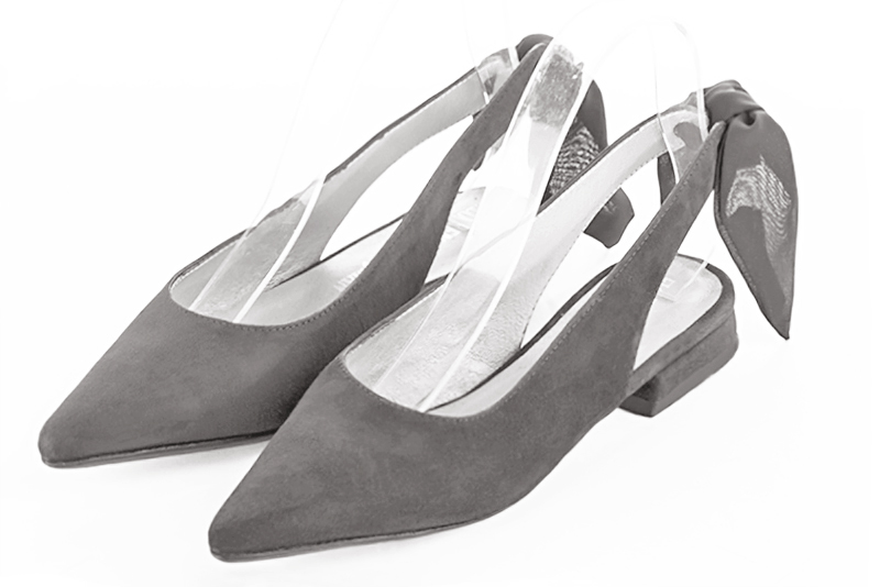Pebble grey women's slingback shoes. Pointed toe. Flat block heels. Front view - Florence KOOIJMAN
